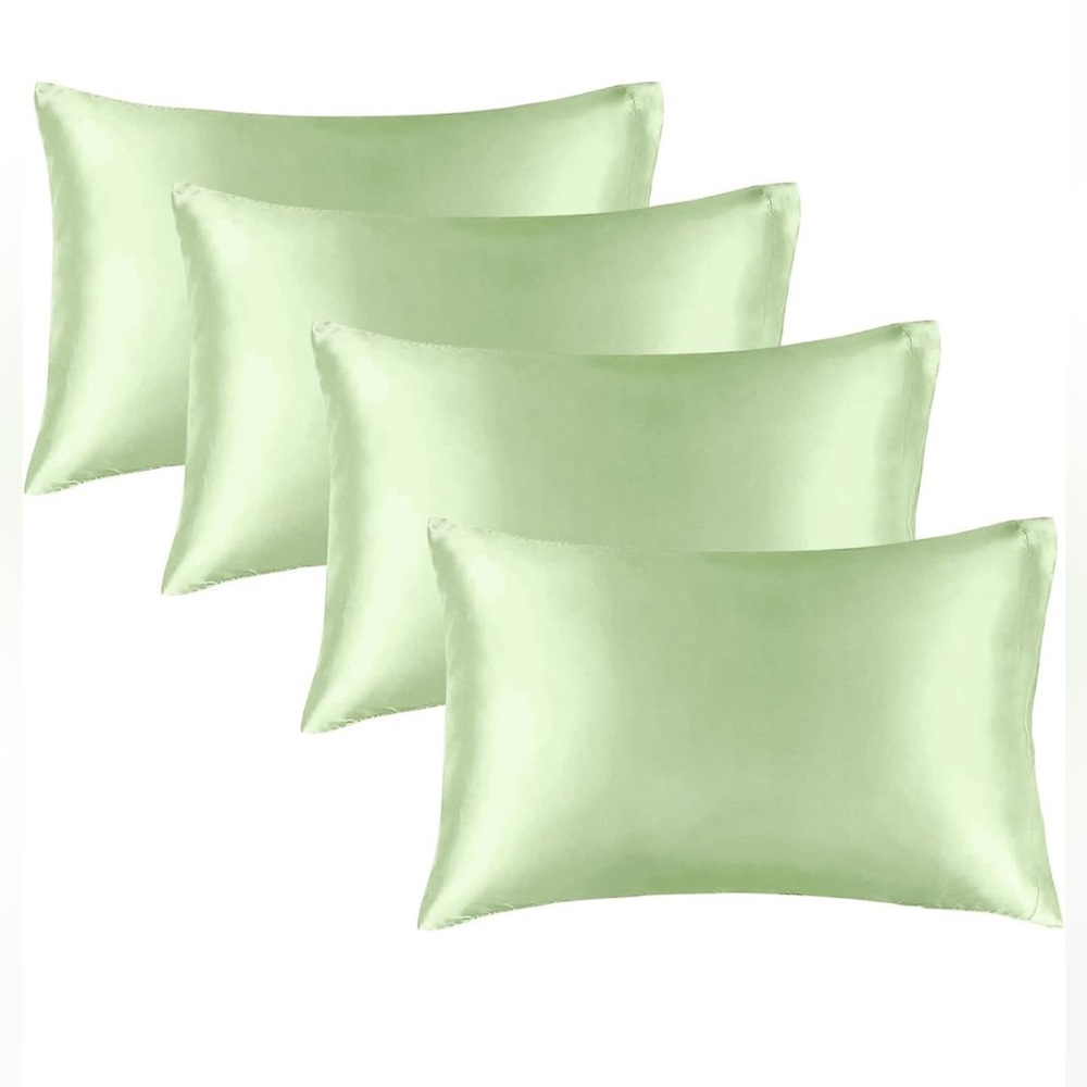 Satin Pillowcases King 20x36 Green Envelope Closure 4 Pack NEW